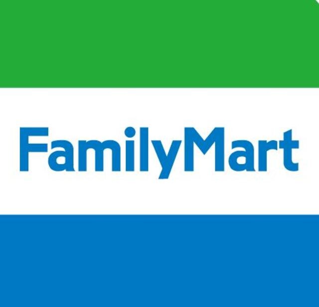 ファミリーマート沼津西間門店(コンビニ)まで747m※ファミリーマート沼津西間門店 ベル・フラワー