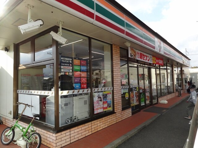 セブンイレブン御殿場大坂店(コンビニ)まで677m※セブンイレブン御殿場大坂店 グランピュア・カミヤ