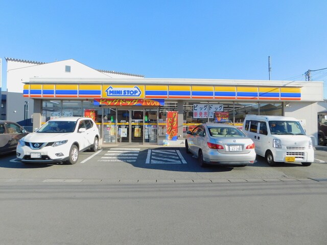 ミニストップ清水町湯川店(コンビニ)まで448m※ミニストップ清水町湯川店 東海道本線/三島駅 バス25分徳倉橋下車:停歩2分 1階 築23年