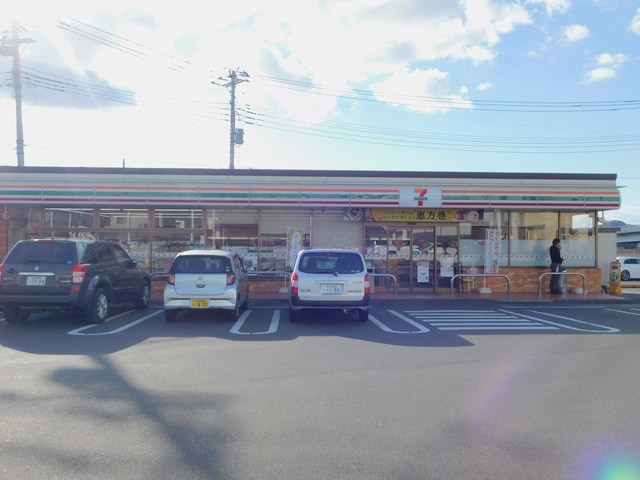 セブンイレブン函南塚本店(コンビニ)まで152m※セブンイレブン函南塚本店 伊豆箱根鉄道駿豆線/伊豆仁田駅 徒歩10分 3階 築27年