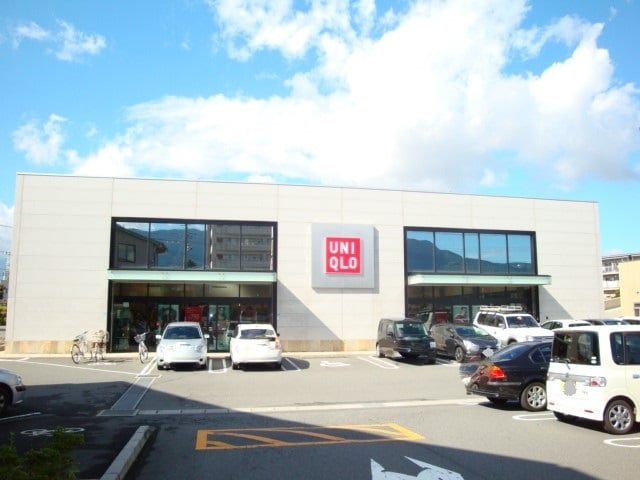 ユニクロ御殿場店(ショッピングセンター/アウトレットモール)まで1495m※ユニクロ御殿場店 御殿場線（静岡県内）/御殿場駅 徒歩24分 3階 築31年
