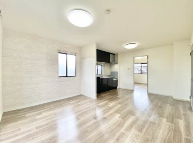  フォーレスタナベ