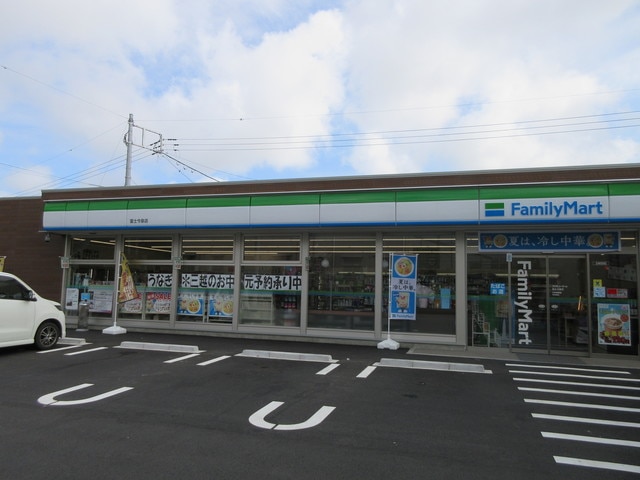 ファミリーマート富士今泉店(コンビニ)まで1254m※ファミリーマート富士今泉店 岳南電車/本吉原駅 徒歩21分 1階 築17年