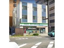 ファミリーマート札幌北1条西店(コンビニ)まで148m WEST１０　ウエスト10