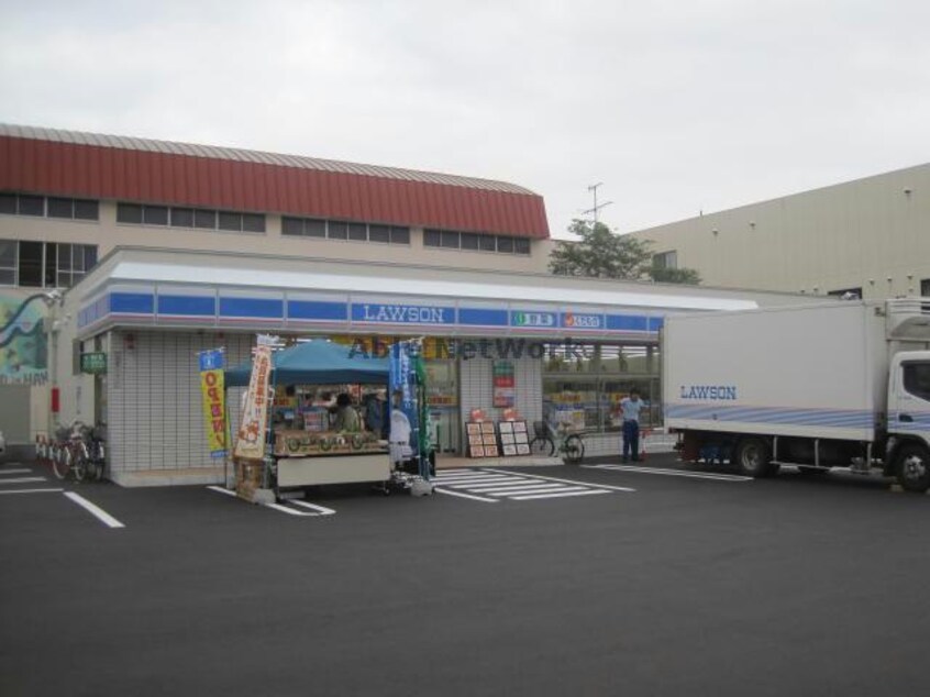 ローソン札幌北22東一丁目店(コンビニ)まで203m アーバンプラザ