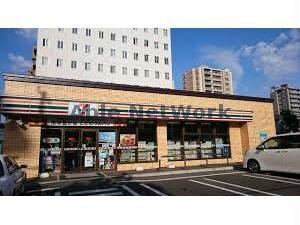 セブンイレブン札幌北7条西12丁目店(コンビニ)まで344m カトレアパークイレブン