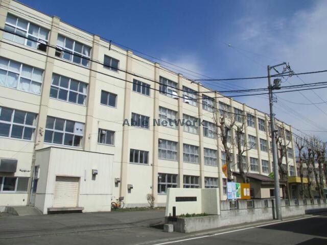 札幌市立琴似中央小学校(小学校)まで663m グランメール八軒7東