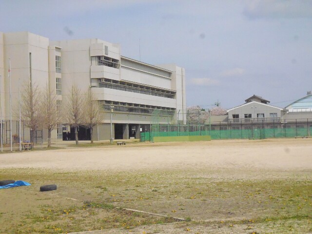 牛久市立牛久第一中学校(中学校/中等教育学校)まで1629m コーポタニ