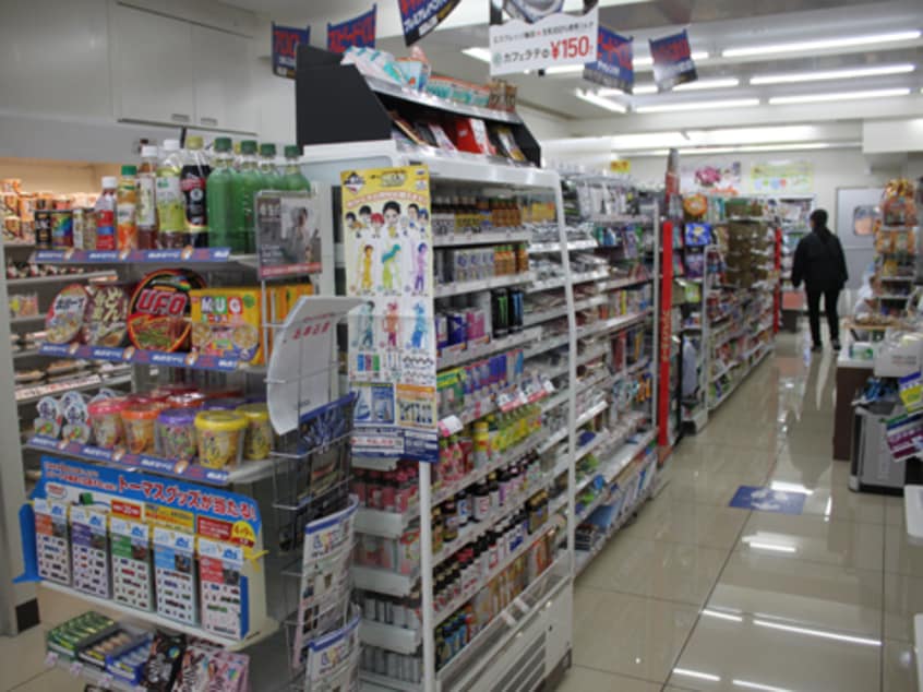 ﾛｰｿﾝ つくば梅園二丁目店(コンビニ)まで623m 雫VII