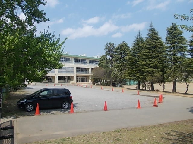 牛久市立牛久小学校まで450m アルカンシェル