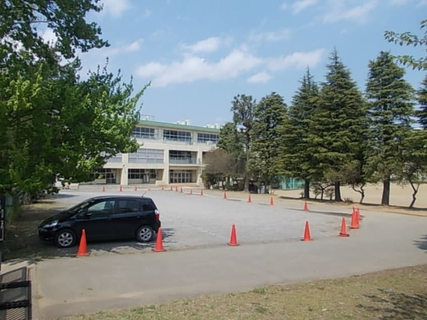 牛久市立牛久小学校まで450m アルカンシェル