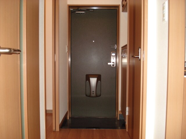 玄関 Ｊｅ　ｌｅ　ｐｒｅｎｄｓ　（ジュルプラン）