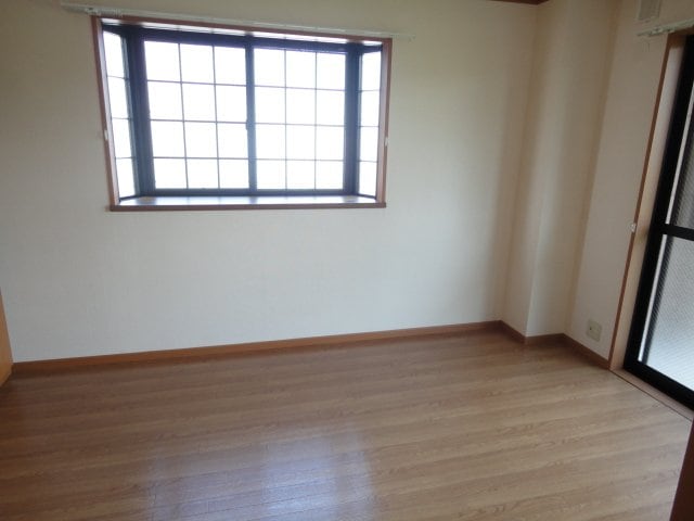 南側洋室 レジデンス壱番館