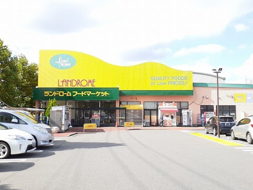 ランドローム龍ヶ岡店まで500m プレステージＢ