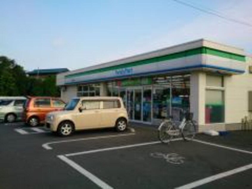 ﾌｧﾐﾘｰﾏｰﾄ 土浦大岩田店(コンビニ)まで827m ミルトシューネ