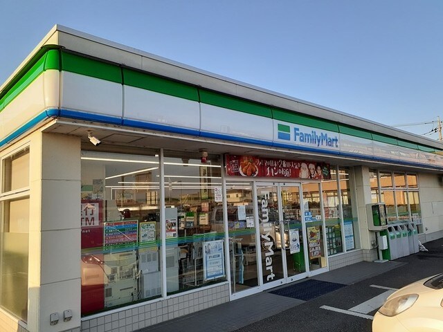 ファミリーマート摩利山新田店まで550m オーロラ中村南