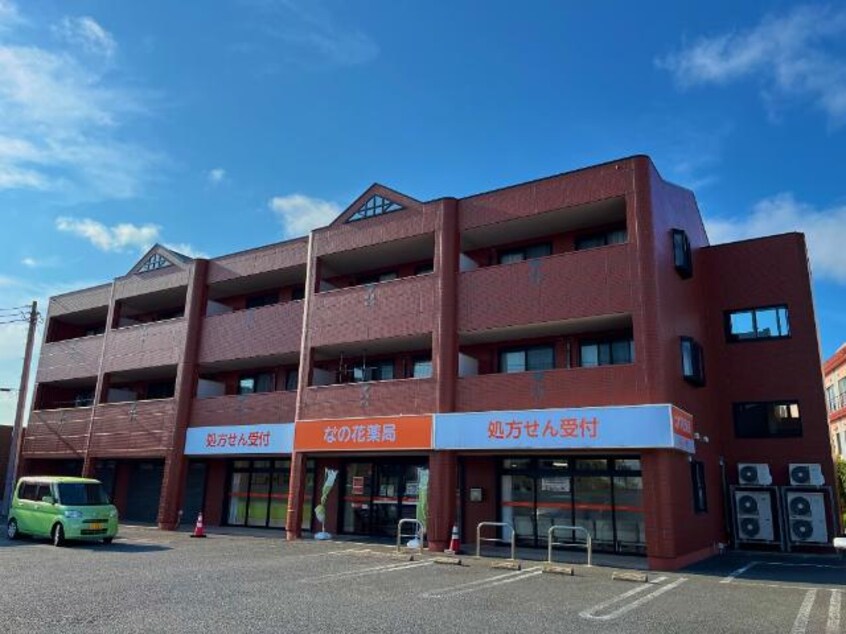 外観写真（昼） イースト　ステージ