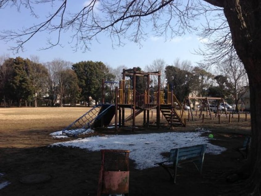 乙戸南公園まで700m 霞台ハイツＥ