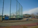 石岡市運動公園まで1000m トムトックI