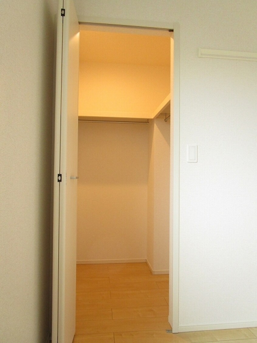  サンエスコート