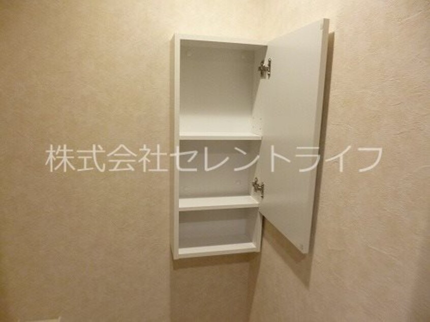 1階トイレ収納 サクセスK