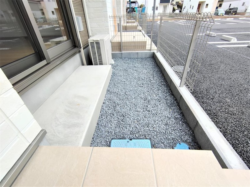 砂利が敷かれているので防犯性が高い専用庭 Liverte （リベルテ）　II