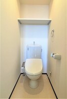 トイレは温水洗浄便座を設置してあります。 パーク ヒルズ