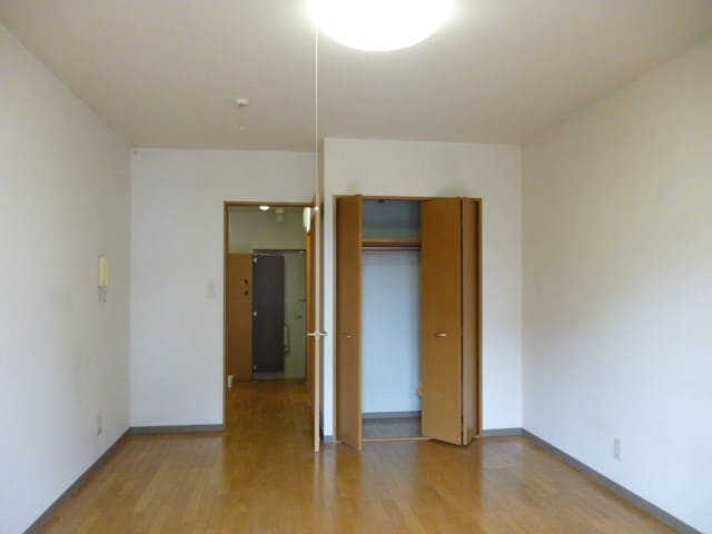 別のお部屋の写真になるためイメージと異なる場合がございます。 TRES　FLOR