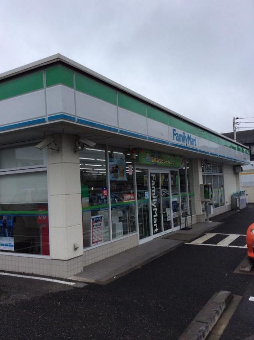 ﾌｧﾐﾘｰﾏｰﾄ つくば手代木店(コンビニ)まで1090m WEST