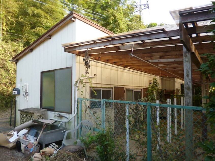  管理住宅付き犬飼育場