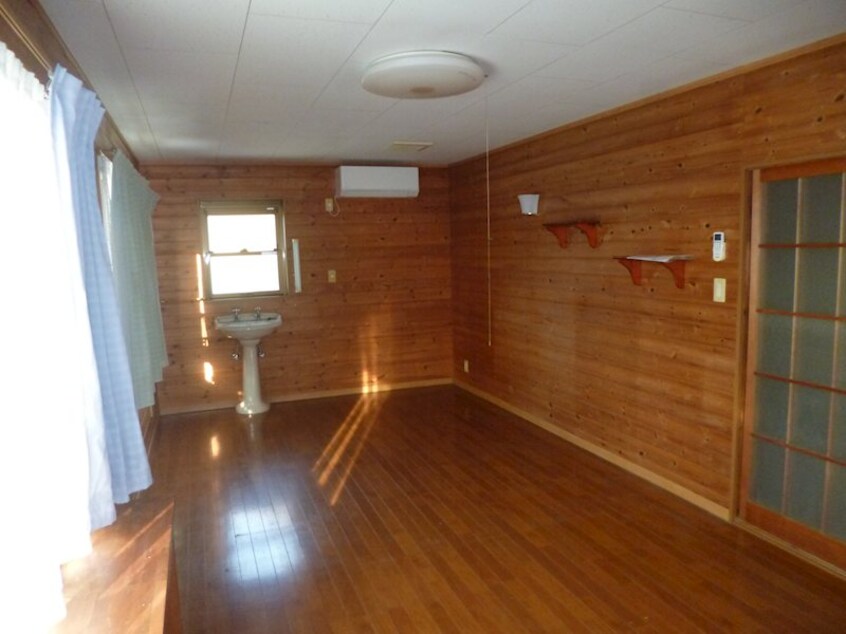  管理住宅付き犬飼育場