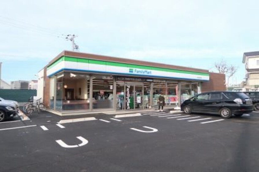 ファミリーマートまで450m カーサ　テポーレＢ