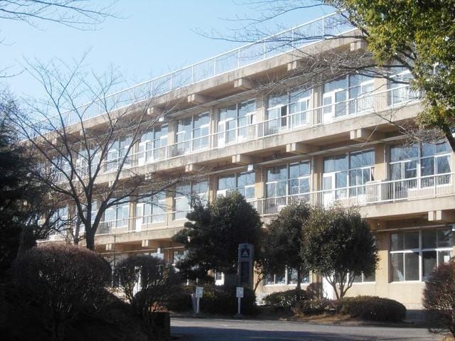 土浦市右籾小学校まで1400m ウエストピークIV