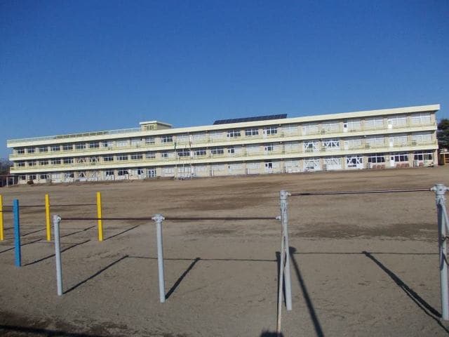 土浦市立中村小学校まで650m ヴィラクロエII
