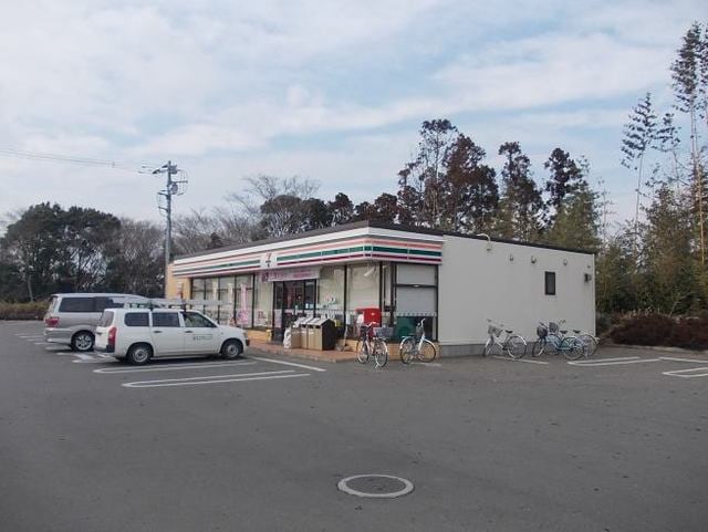セブンイレブン牛久刈谷団地入口まで1000m プリモ・アモーレＡ