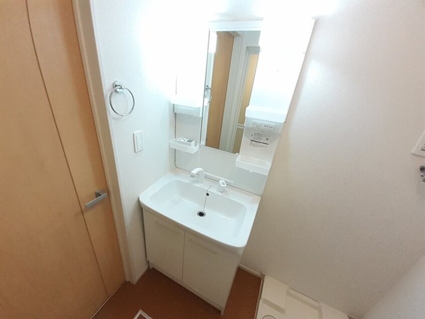  アンフィニイ・シャルマン