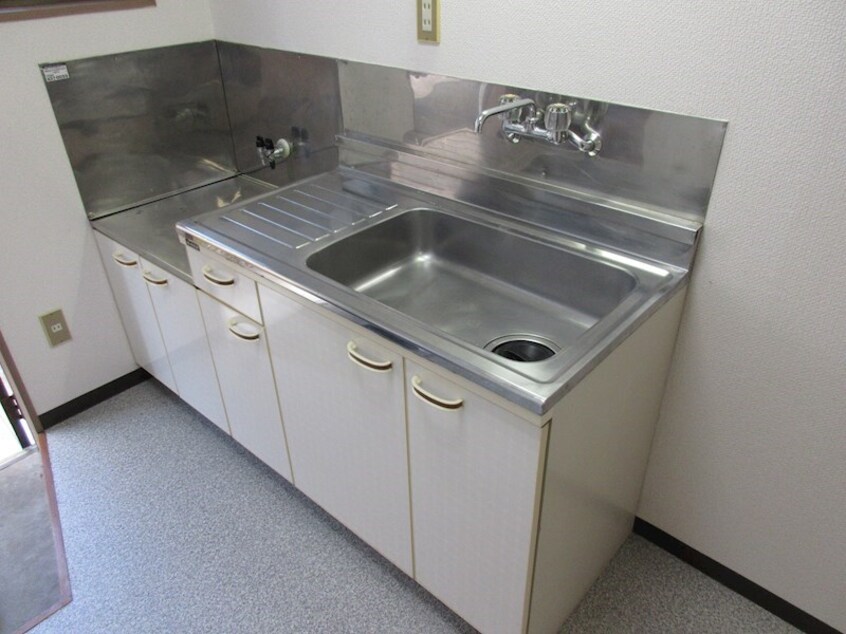  ベルコーポナカノエ