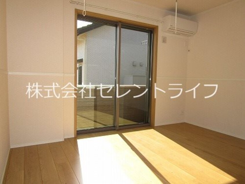 洋室（エアコン・室内物干し付き） KK Hills III