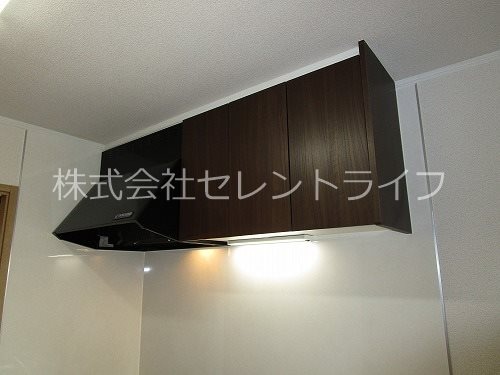 キッチン上部吊戸棚付き KK Hills III