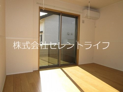 洋室・フローリング KK Hills III