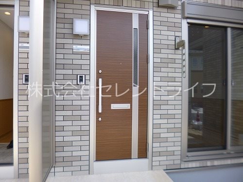 玄関前 リレア学園南
