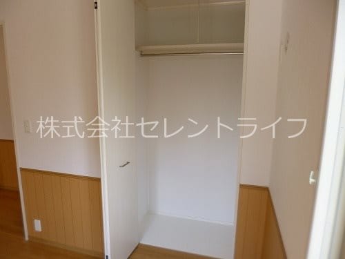 洋室クローゼット内部 リレア学園南