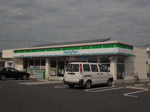ファミリーマートつくば研究学園店(コンビニ)まで850m リトルオリーブ