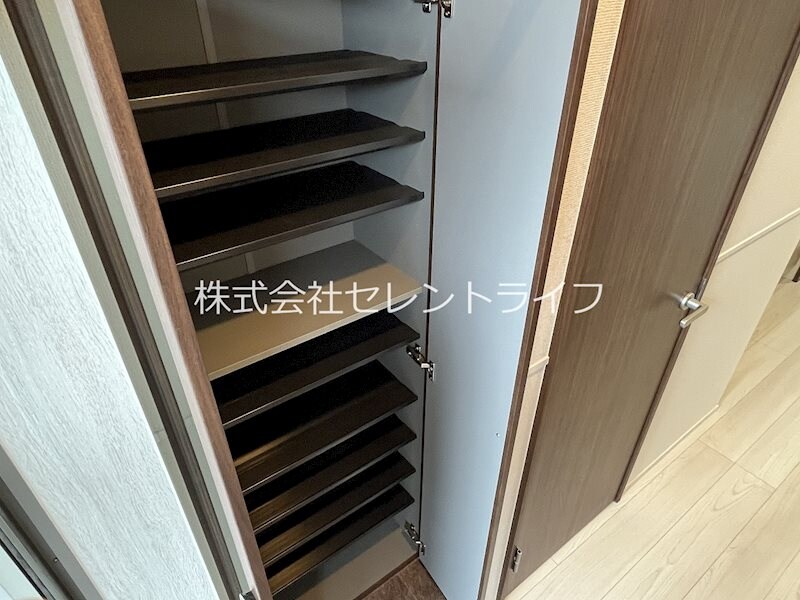  SRLレジデンス港町