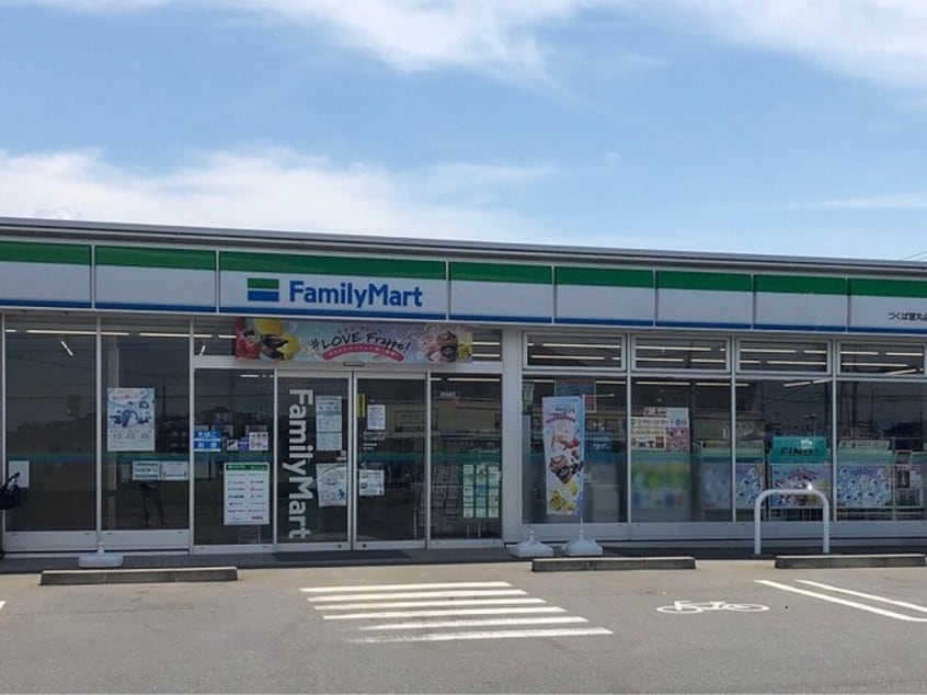 ファミリーマートつくば萱丸店まで170m セレーノＢ