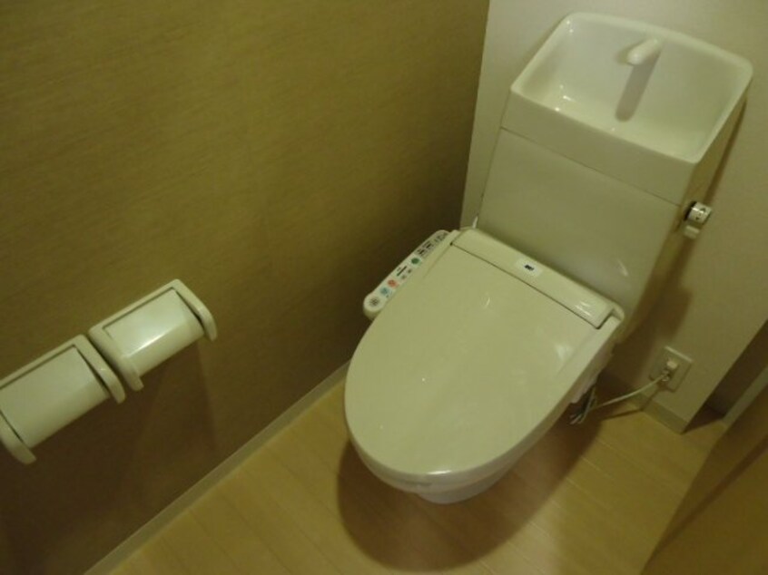 シャワー付トイレ ミラドールK