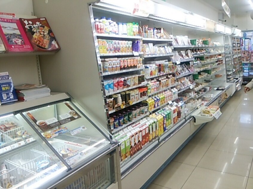 ﾌｧﾐﾘｰﾏｰﾄ つくば松代一丁目店(コンビニ)まで918m セレッソ・レガーロ