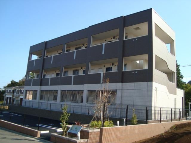 外観写真（昼） フォレストヴィラ