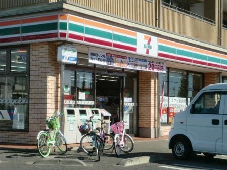 セブンイレブン阿見荒川沖駅東店まで692ｍ ＥＡＳＴ　ＲＯＣＫ２