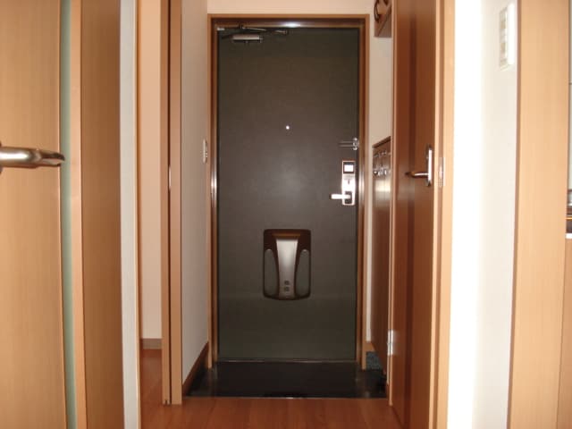 玄関 Ｊｅ　ｌｅ　ｐｒｅｎｄｓ　（ジュルプラン）